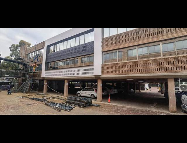 BUSINESS PROPERTY TO RENT IN LYNNWOOD